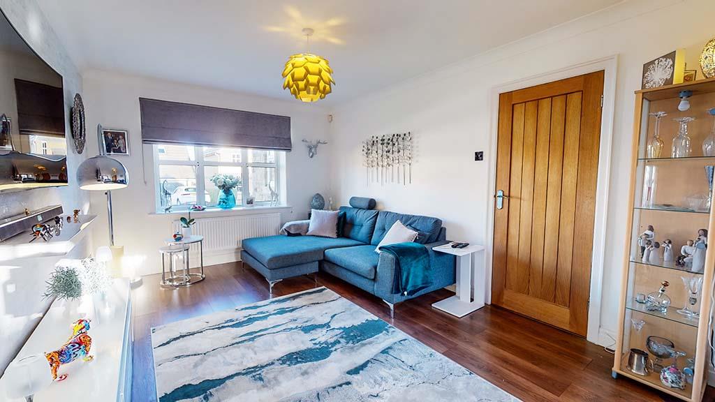 5 bedroom detached house For Sale in Steeton - Lounge